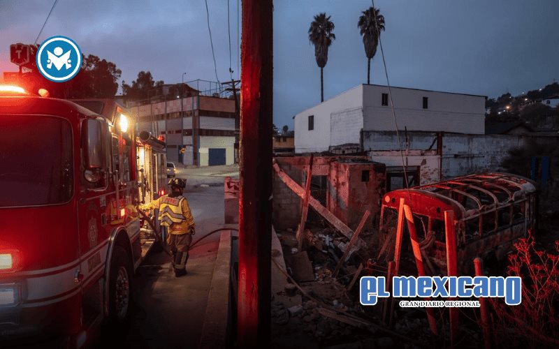 Arde calafia en predio abandonado de la colonia Obrera