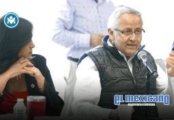 Simón Levy muestra su pasaporte y asegura estar libre; lo ubican en Lisboa por un piano rojo