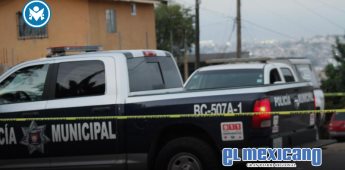 Hallan a dos jóvenes asesinados dentro de un vehículo en la colonia Altiplano, en Tijuana Hallan a dos jóvenes asesinados dentro de un vehículo en la colonia Altiplano, en Tijuana