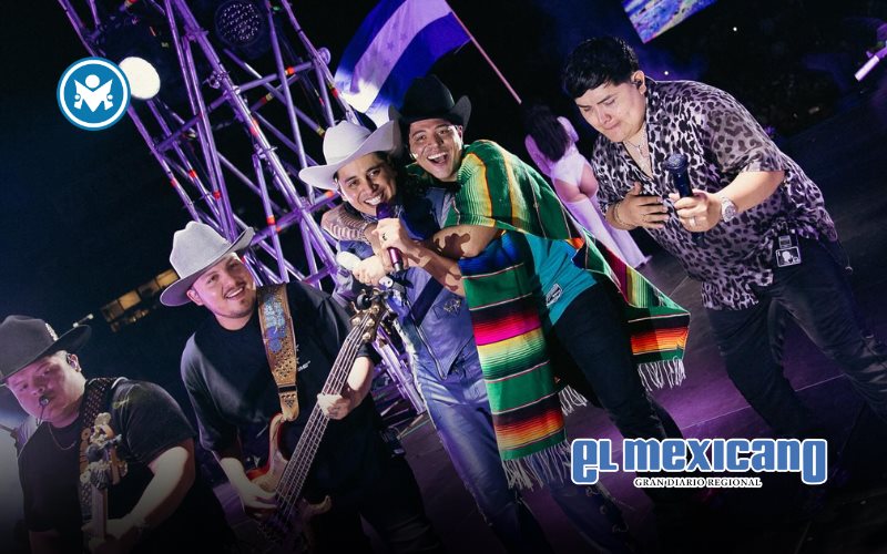 Eduin Caz reta a fan a pagar 800 mil pesos de multa y canta Se fue La Pantera en pleno concierto Eduin Caz reta a fan a pagar 800 mil pesos de multa y canta Se fue La Pantera en pleno concierto