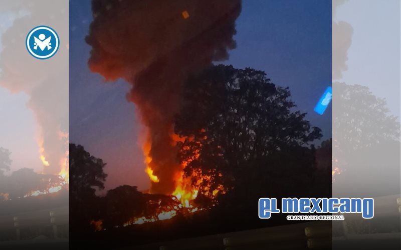 Vuelca pipa de combustible en el kilómetro 48 de la autopista México-Puebla; ambos sentidos cerrados