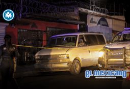 Patrulla se incendia mientras circulaba en el bulevar Cucapah