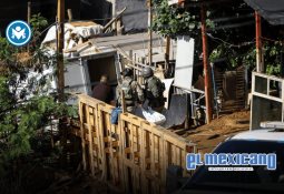 Patrulla se incendia mientras circulaba en el bulevar Cucapah