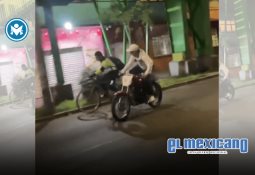 Cliente se niega a recibir pedido de Uber Eats y repartidor lo lanza hacia ella