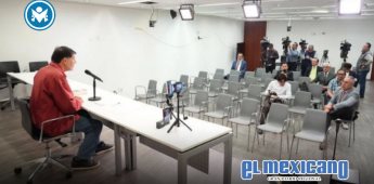 Fernández Noroña queda solo en conferencia de prensa el pasado 25 de noviembre Fernández Noroña queda solo en conferencia de prensa el pasado 25 de noviembre