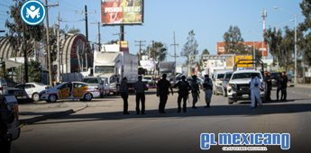 Asegura Policía Municipal de Tijuana a tres presuntos responsables de ataque armado en contra de tripulantes de un vehículo tipo taxi Asegura Policía Municipal de Tijuana a tres presuntos responsables de ataque armado en contra de tripulantes de un vehículo tipo taxi