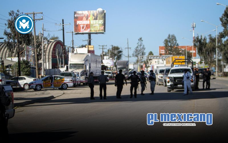 Asegura Policía Municipal de Tijuana a tres presuntos responsables de ataque armado en contra de tripulantes de un vehículo tipo taxi Asegura Policía Municipal de Tijuana a tres presuntos responsables de ataque armado en contra de tripulantes de un vehículo tipo taxi