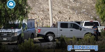 Abandonan cuerpo encobijado en la orilla del bulevar Palma Real Abandonan cuerpo encobijado en la orilla del bulevar Palma Real