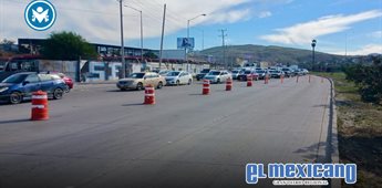 Cierran tramo de la Vía Rápida Oriente por socavón que dañó los tres carriles Cierran tramo de la Vía Rápida Oriente por socavón que dañó los tres carriles