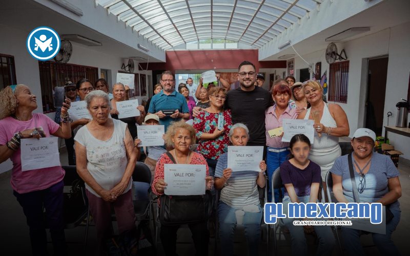 Más de 500 pares de lentes entregados en 2025 por el regidor Miguel Loza en su programa "Construyendo con Visión"