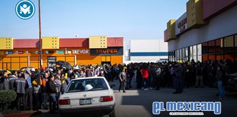 Evacuan fábrica por fuga en camión de gas en Tijuana Evacuan fábrica por fuga en camión de gas en Tijuana