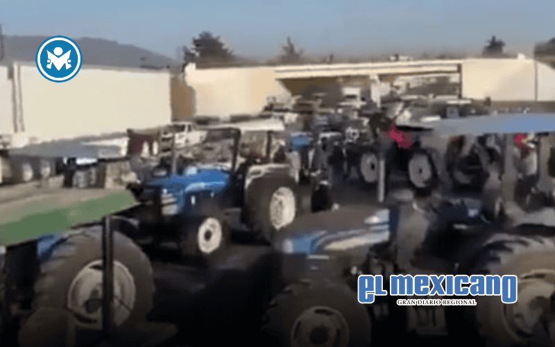 Campesinos bloquean la autopista Puebla-Veracruz en protesta por la Ley de Aguas