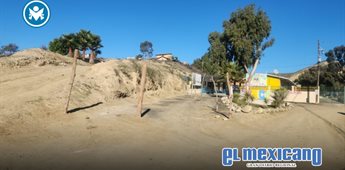 Vecina cierra acceso histórico y deja en vilo a jardín de niños en El Rosario Vecina cierra acceso histórico y deja en vilo a jardín de niños en El Rosario