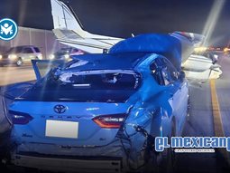 Avioneta aterriza de emergencia sobre un auto en plena autopista de Florida