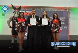 Fanáticos vandalizan estadio en Calcuta tras breve aparición de Lionel Messi Fanáticos vandalizan estadio en Calcuta tras breve aparición de Lionel Messi