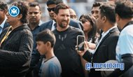 Fanáticos vandalizan estadio en Calcuta tras breve aparición de Lionel Messi Fanáticos vandalizan estadio en Calcuta tras breve aparición de Lionel Messi