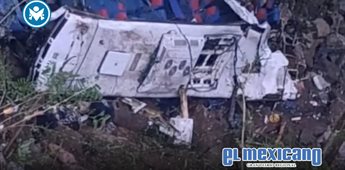 Mueren 10 estudiantes al caer de un barranco en Colombia Mueren 10 estudiantes al caer de un barranco en Colombia