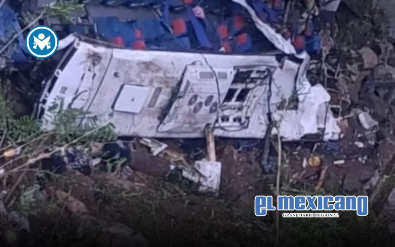 Mueren 10 estudiantes al caer de un barranco en Colombia Mueren 10 estudiantes al caer de un barranco en Colombia