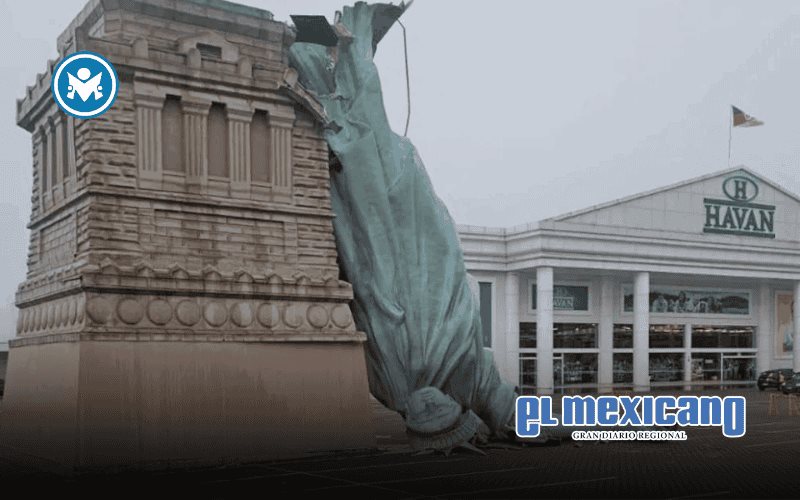 Se desploma r&eacute;plica de la Estatua de la Libertad en Gua&iacute;ba, Brasil por fuertes vientos