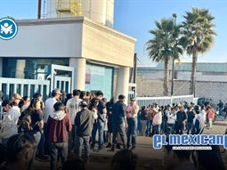 Trabajadores de Woori Printing bloquean planta por sueldos retenidos Trabajadores de Woori Printing bloquean planta por sueldos retenidos