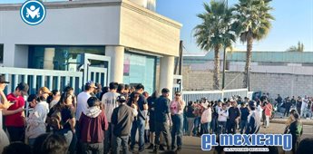 Trabajadores de Woori Printing bloquean planta por sueldos retenidos Trabajadores de Woori Printing bloquean planta por sueldos retenidos