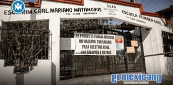 Padres de familia toman la primaria General Mariano Matamoros para exigir pago a maestro sin sueldo Padres de familia toman la primaria General Mariano Matamoros para exigir pago a maestro sin sueldo