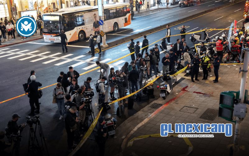 Ataque con cuchillo y bombas de humo en el metro de Taipéi deja tres muertos Ataque con cuchillo y bombas de humo en el metro de Taipéi deja tres muertos