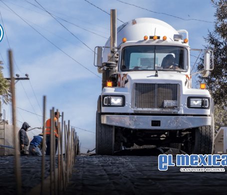 Gobierno de la alcaldesa Claudia Agat&oacute;n inicia con colados en pavimentaci&oacute;n de Las Lomitas