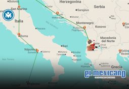 Conductor fuera de control derriba árbol de Navidad en Kazajistán Conductor fuera de control derriba árbol de Navidad en Kazajistán