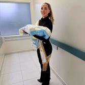 Cigüeñas entregan canastillas a bebés en año nuevo