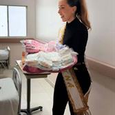 Cigüeñas entregan canastillas a bebés en año nuevo