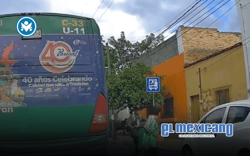 Joven en scooter arrolla a mujer de la tercera edad en Jalisco