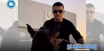 Christian Nodal recibe su primer caballo como regalo de cumpleaños 27 en Zacatecas Christian Nodal recibe su primer caballo como regalo de cumpleaños 27 en Zacatecas