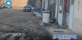 Reportan fuga de agua en la Colonia Centro Artesanal por más de un año Reportan fuga de agua en la Colonia Centro Artesanal por más de un año