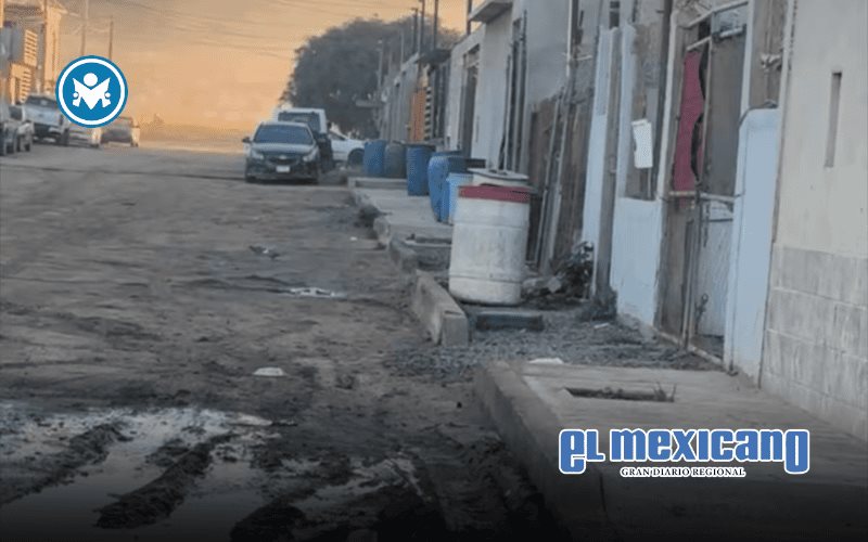 Reportan fuga de agua en la Colonia Centro Artesanal por más de un año Reportan fuga de agua en la Colonia Centro Artesanal por más de un año