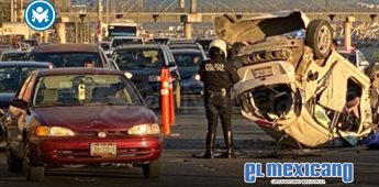Joven muere prensado tras chocar contra muro en la Vía Rápida Poniente Joven muere prensado tras chocar contra muro en la Vía Rápida Poniente