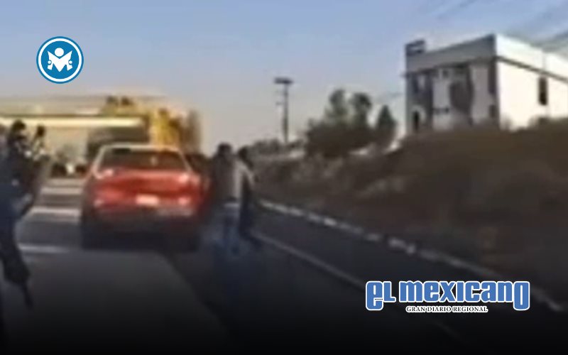 Hombres armados secuestran veh&iacute;culo en la autopista M&eacute;xico–Quer&eacute;taro