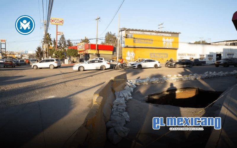 Cierran parcialmente el bulevar Benito Ju&aacute;rez por reparaci&oacute;n de socav&oacute;n