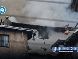 Incendio destruye vivienda y da&ntilde;a tres m&aacute;s en la colonia Primer Ayuntamiento