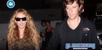 Paulina Rubio contrademanda a Colate en Miami por presunta filtraci&oacute;n de datos de su hijo