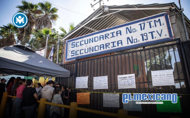 Padres toman secundaria en El Florido por falta de maestros