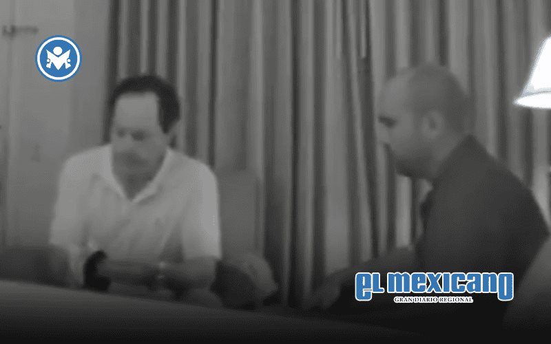 Exmayordomo de Jeffrey Epstein es exhibido intentando vender su agenda de contactos