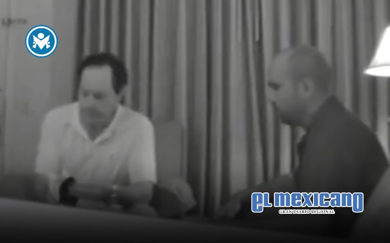 Exmayordomo de Jeffrey Epstein es exhibido intentando vender su agenda de contactos