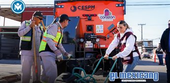 Dan equipo para el programa Calles Seguras, Familias Seguras con maquinaria de bacheo