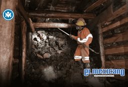 Ciudadanos reciben con gritos y protestas a Marx Arriaga en aeropuerto de Ciudad Ju&aacute;rez