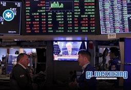 Devastador incendio consume histórica iglesia en el oeste de Londres Devastador incendio consume histórica iglesia en el oeste de Londres