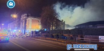 Devastador incendio consume histórica iglesia en el oeste de Londres Devastador incendio consume histórica iglesia en el oeste de Londres