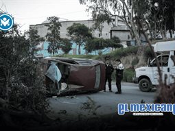 Pareja resulta herida tras volcadura en la colonia Soler