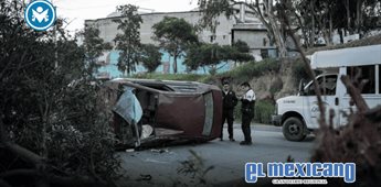 Pareja resulta herida tras volcadura en la colonia Soler