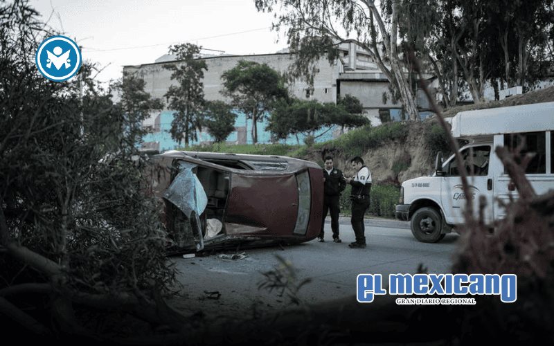 Pareja resulta herida tras volcadura en la colonia Soler Pareja resulta herida tras volcadura en la colonia Soler